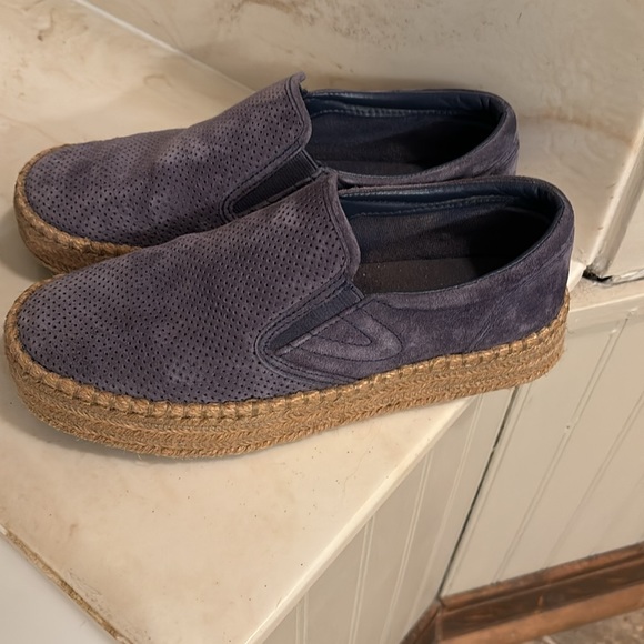 Tretorn deep sea blue suede. Excellent condition. - Picture 3 of 8